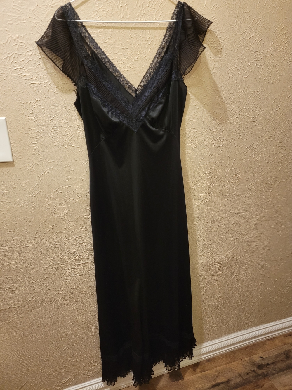 Vintage black lace trim women's slip nightgown